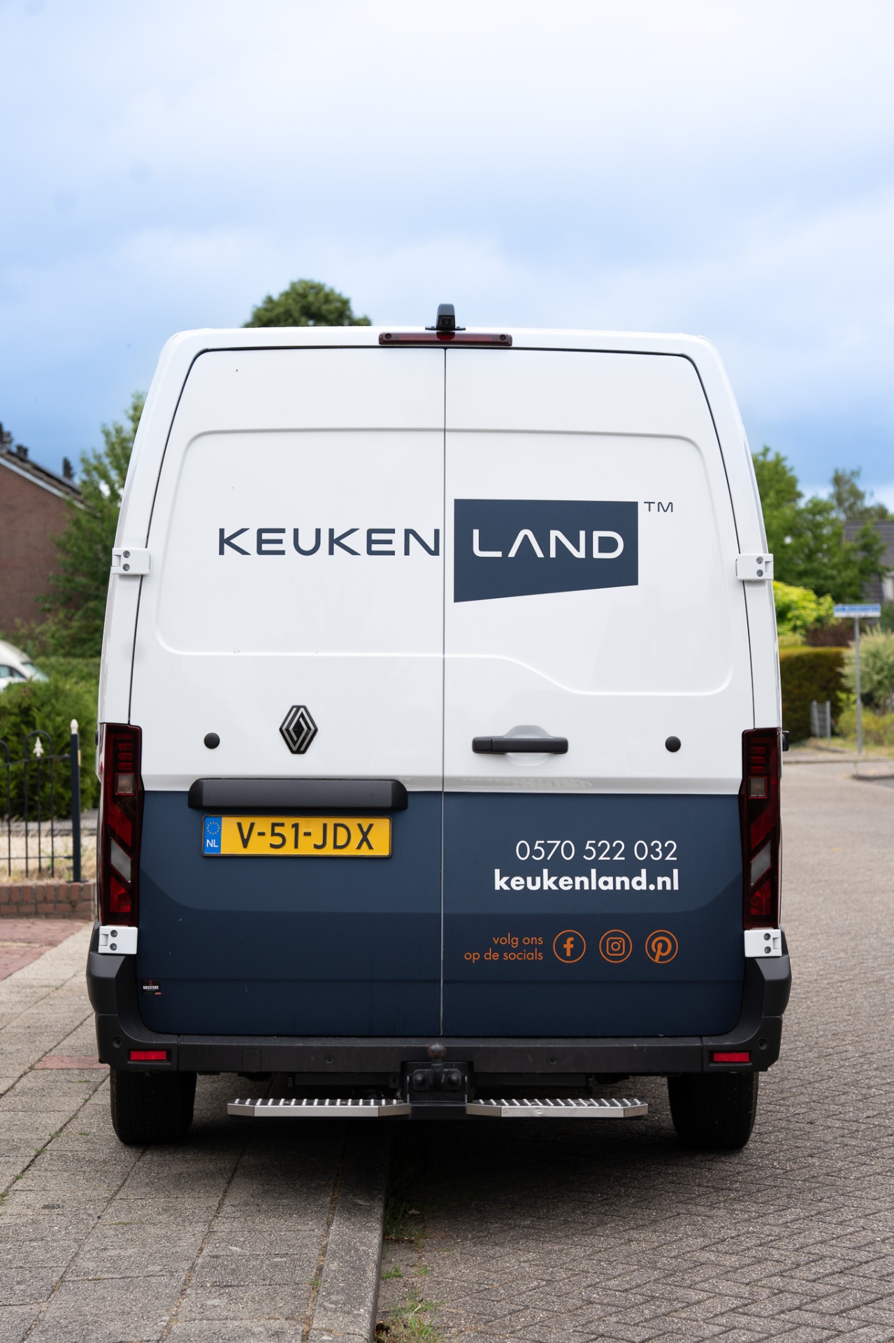 Monteurs van Keukenland Wijhe aan het werk